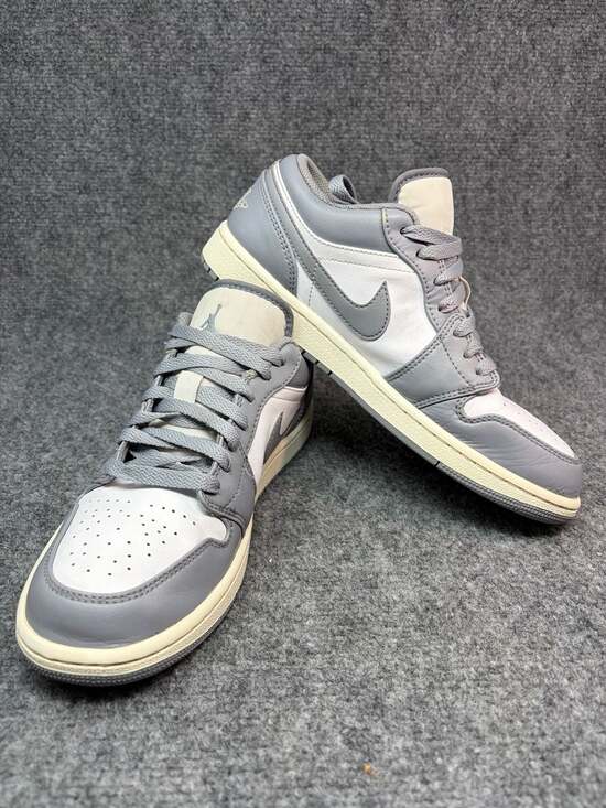 Jordan Other - Nike Air Jordan 1 Low Vintage Stealth Grey 553558-053 Men's Size 8.5 GUC